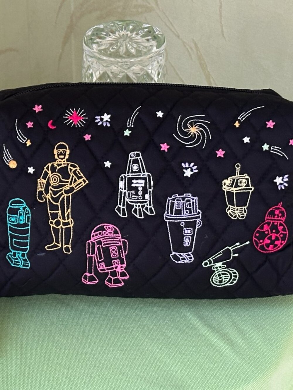 VERA BRADLEY STAR WARS MEDIUM COSMETIC CASE BAG :NWT TOSSED BANDANA DROIDS